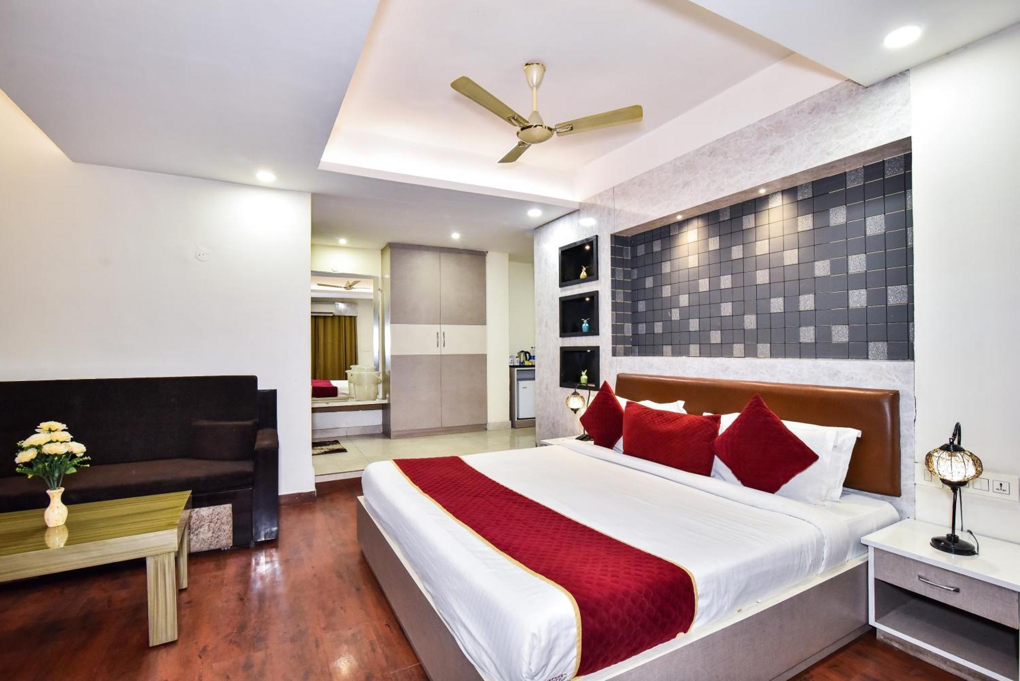 Pinaz Royale Hotel Amritsar Buitenkant foto