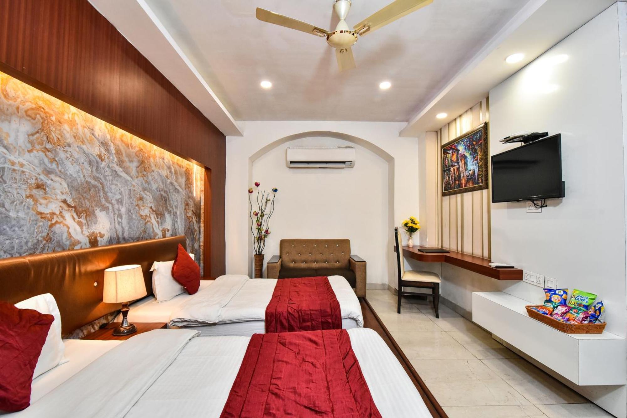 Pinaz Royale Hotel Amritsar Buitenkant foto