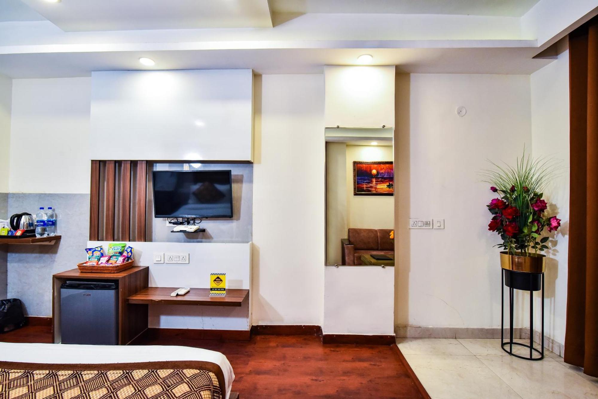 Pinaz Royale Hotel Amritsar Buitenkant foto