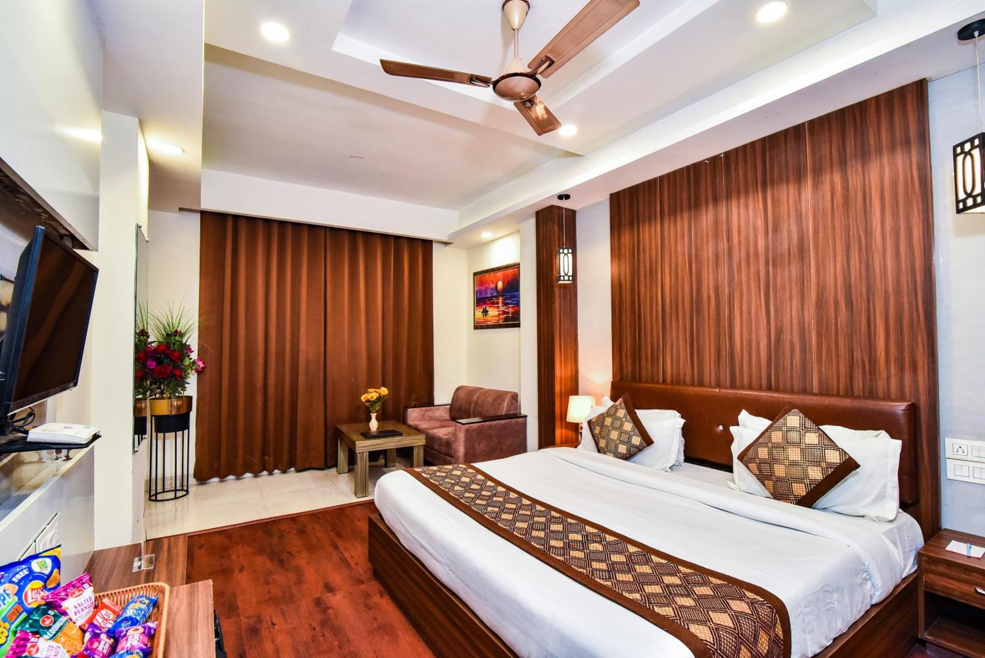 Pinaz Royale Hotel Amritsar Buitenkant foto