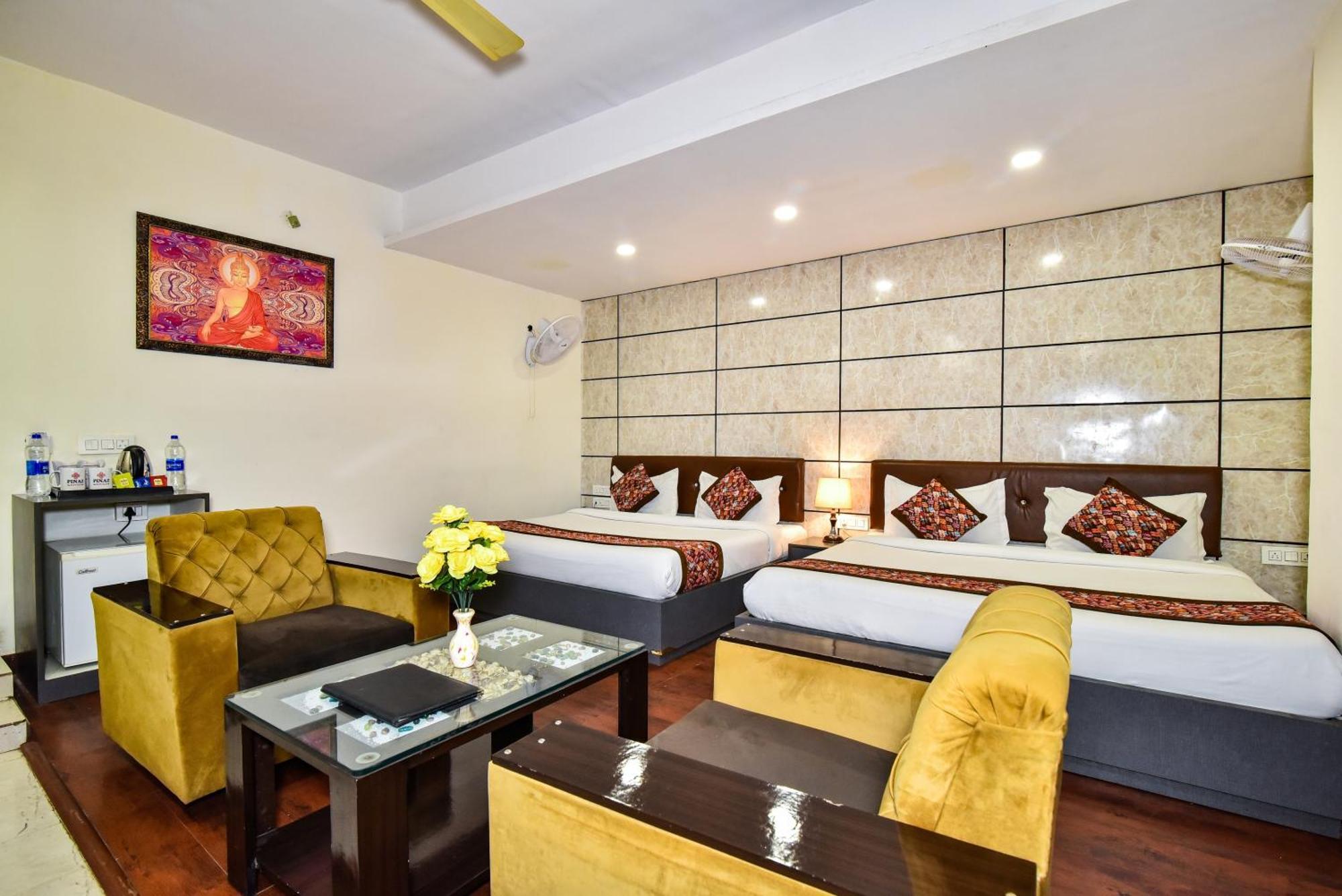 Pinaz Royale Hotel Amritsar Buitenkant foto